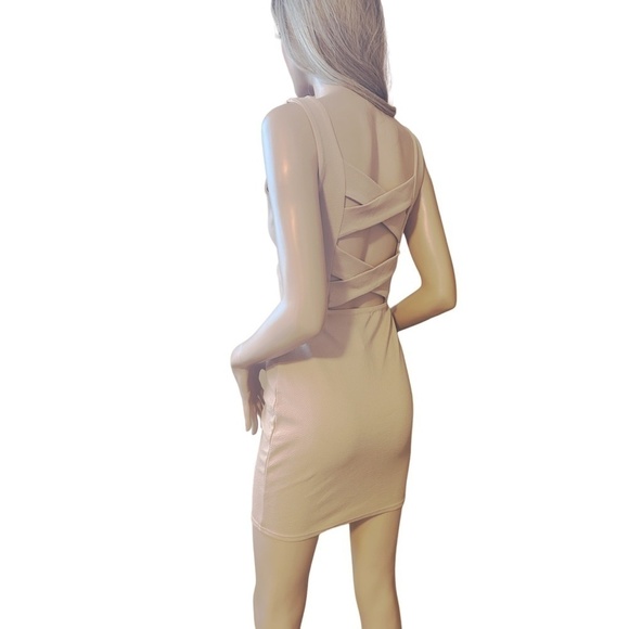 Boohoo Isla Dress Bodycon Criss Cross Bondage Back Sexy Plunge Neckline UK - Picture 5 of 14